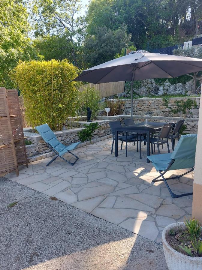 Le Refuge Apartment Montmeyan Екстериор снимка