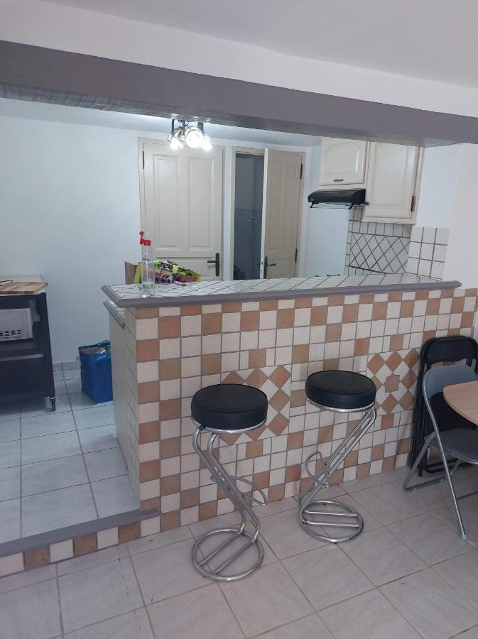 Le Refuge Apartment Montmeyan Екстериор снимка