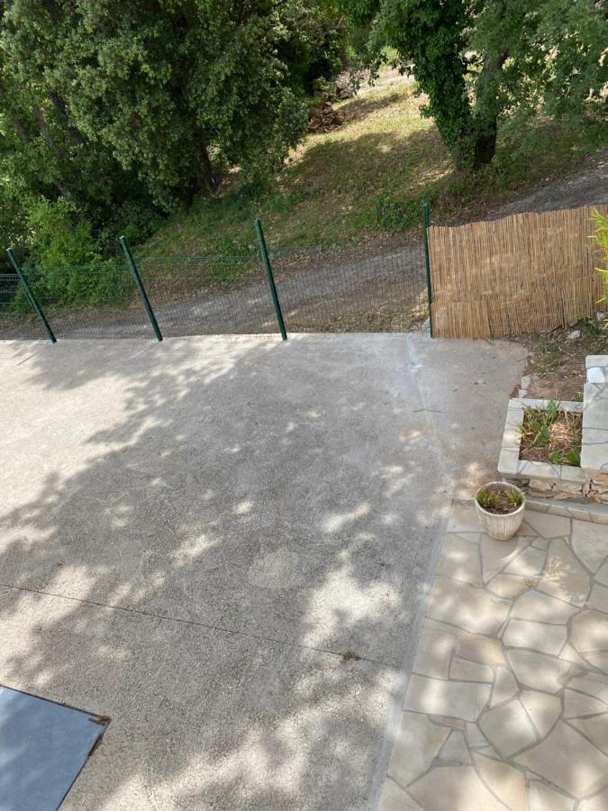 Le Refuge Apartment Montmeyan Екстериор снимка