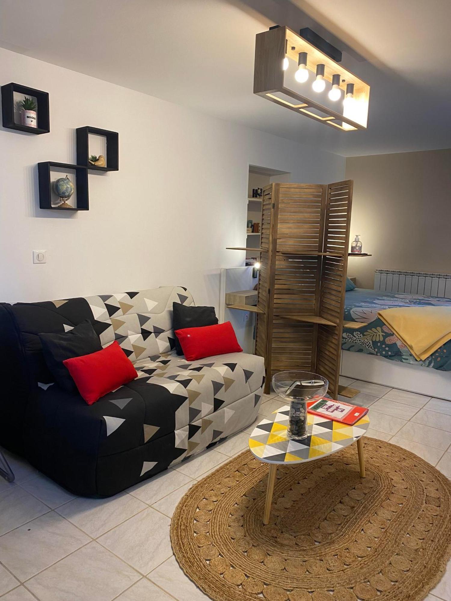 Le Refuge Apartment Montmeyan Екстериор снимка